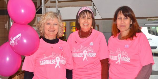 LE PERSONNEL DE LA MAIRIE EN ROSE