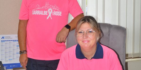 LE PERSONNEL DE LA MAIRIE EN ROSE