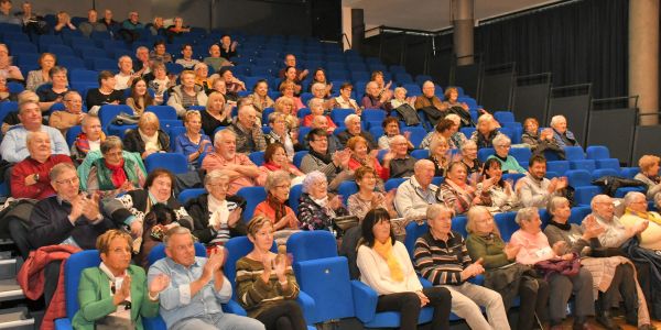 Un Après-Midi Théâtre en Platt à Sarralbe