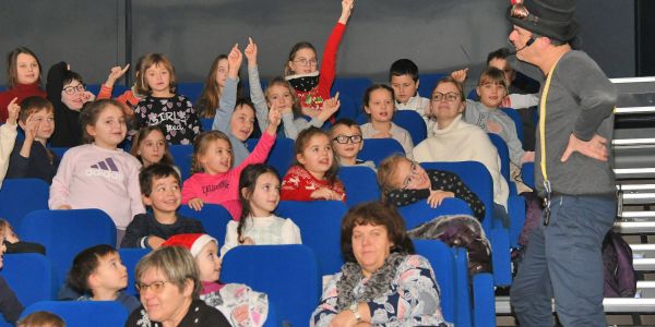 SPECTACLE DE LA ST-NICOLAS POUR NOS ÉCOLES