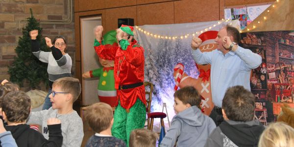 La magie de Saint Nicolas et de l'elfe du Père Noël dans nos écoles