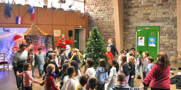 La magie de Saint Nicolas et de l'elfe du Père Noël dans nos écoles