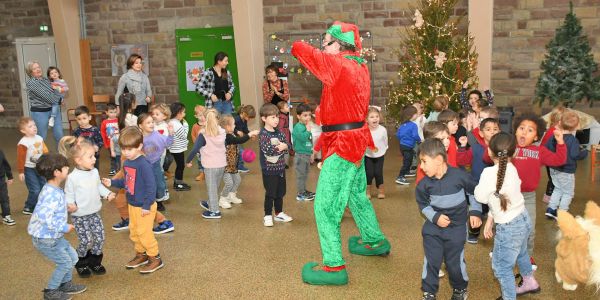 La magie de Saint Nicolas et de l'elfe du Père Noël dans nos écoles