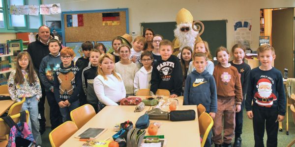 La magie de Saint Nicolas et de l'elfe du Père Noël dans nos écoles