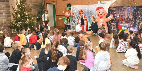 La magie de Saint Nicolas et de l'elfe du Père Noël dans nos écoles