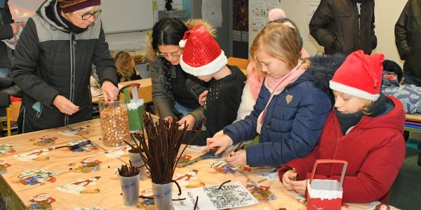 À la recherche du Père Noël : Une soirée magique à Rech