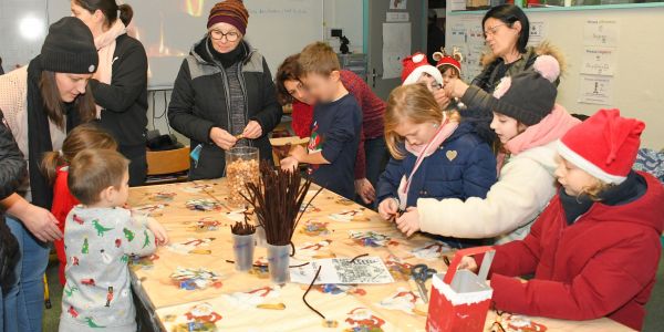 À la recherche du Père Noël : Une soirée magique à Rech