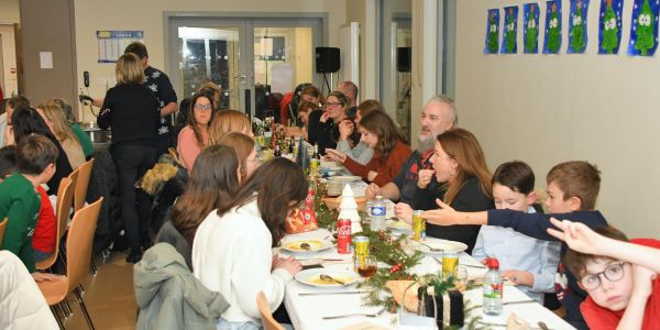 À la recherche du Père Noël : Une soirée magique à Rech