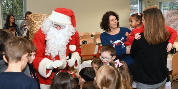 Une visite magique du Père Noël dans nos écoles