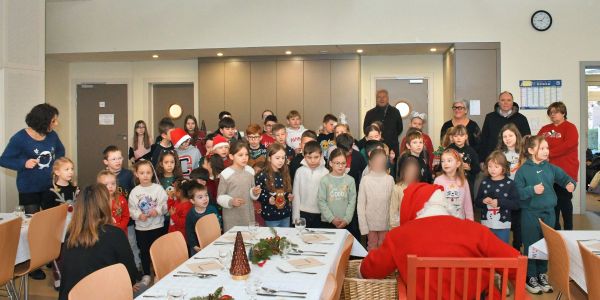 Une visite magique du Père Noël dans nos écoles