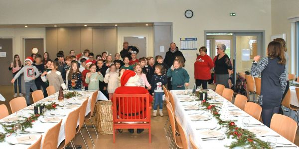 Une visite magique du Père Noël dans nos écoles