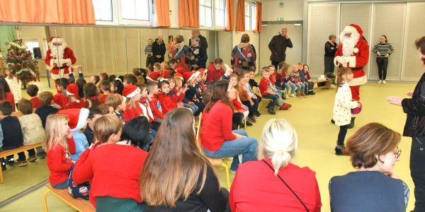 Une visite magique du Père Noël dans nos écoles