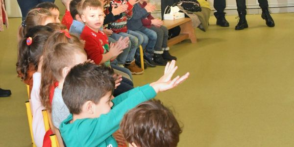 Une visite magique du Père Noël dans nos écoles