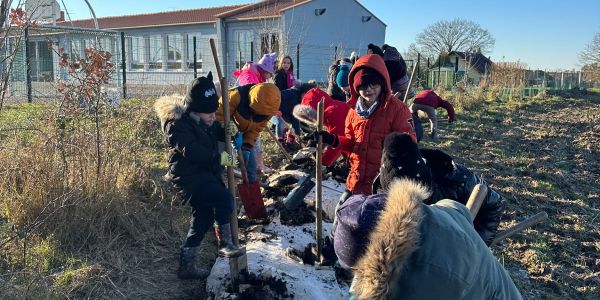 Des haies champêtres pour la biodiversité et l'éducation à l'environnement