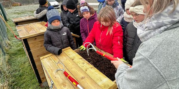 Les élèves de Rech s’engagent pour le compostage et la biodiversité !