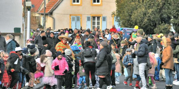 UNE CAVALCADE HAUTE EN COULEURS À SARRALBE