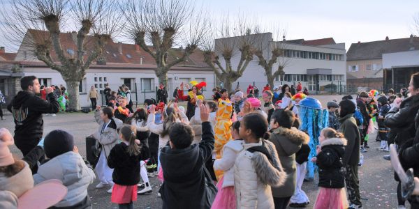 UNE CAVALCADE HAUTE EN COULEURS À SARRALBE