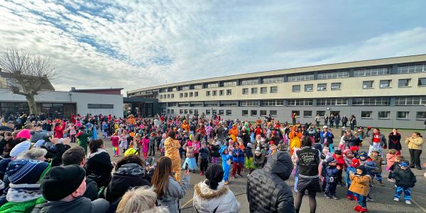 UNE CAVALCADE HAUTE EN COULEURS À SARRALBE