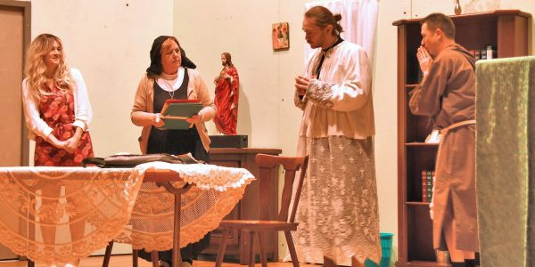 La Troupe de Théâtre en Platt de Grundviller Fait Salle Comble